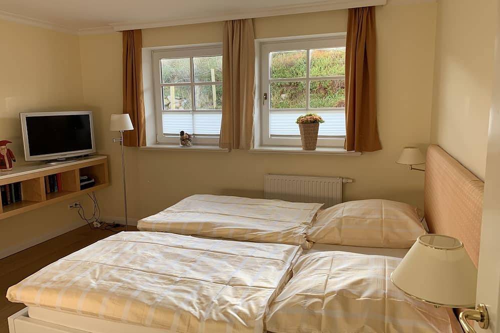 Ganze Wohnung, Exklusive Ferienwohnung in traumhaft ruhiger Dünenlage und  direkt am Meer in Hörnum, Sylt