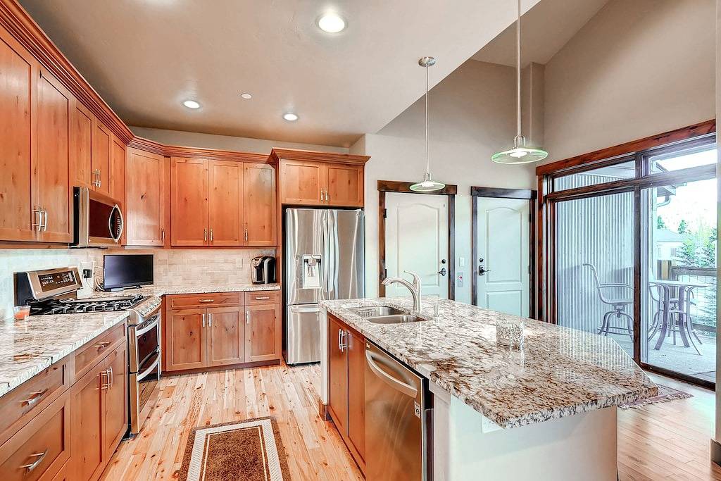 Ganze Wohnung, Gorgeous Condo w/Private Hot Tub & Mountain Views from 3 Private Patios in Frisco, Arapaho and Roosevelt National Forests