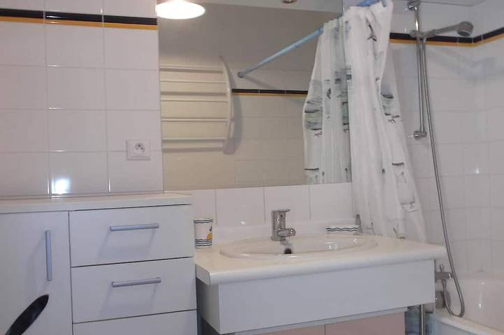 Gîte pour 4 personnes, avec balcon, animaux acceptés dans Carolles Plage - 3