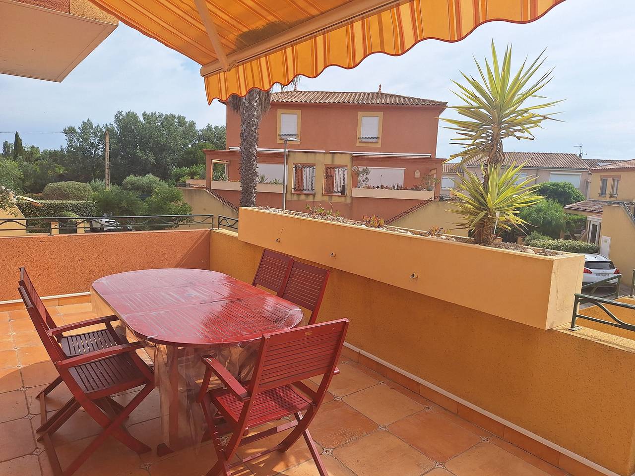 Valras-Plage : Duplex 2 Ch avec Piscine, Clim, Terrasse in Valras-Plage, Côte méditerranéenne (France)
