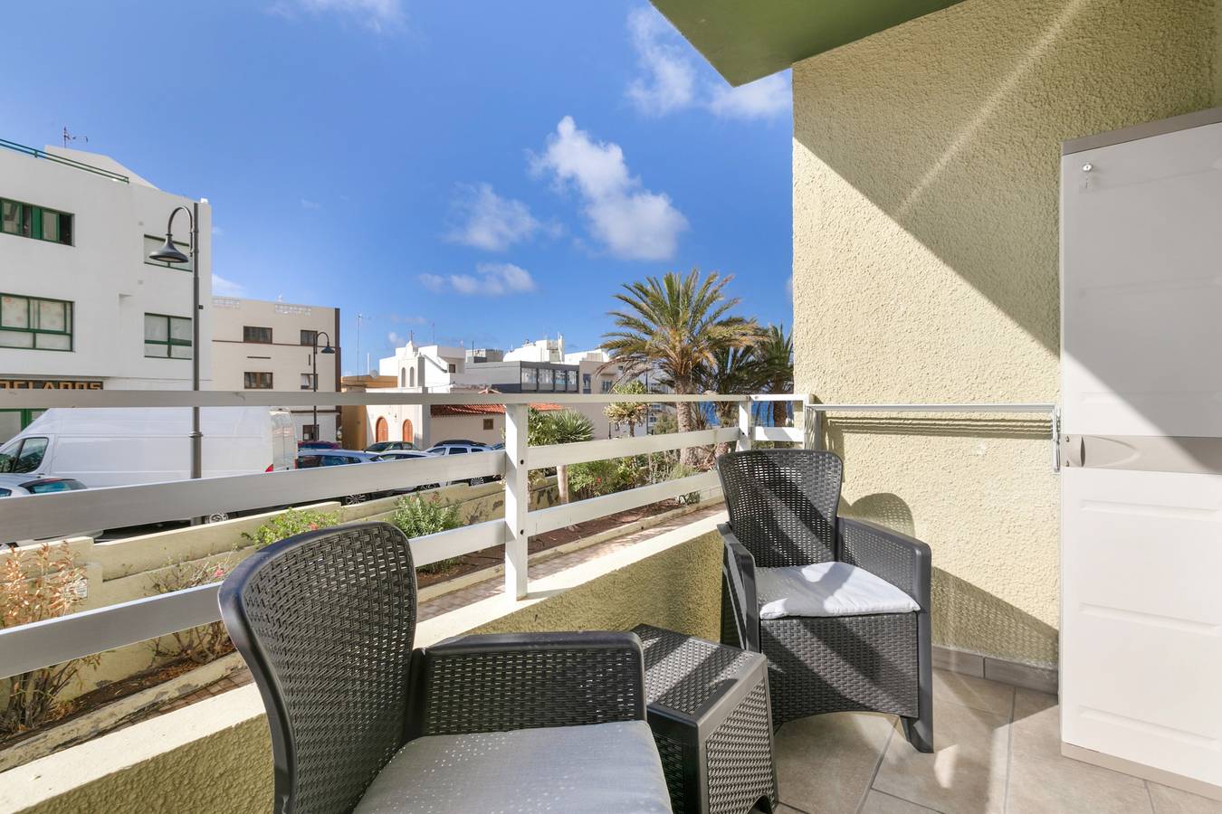 Appartement entier, Appartement de vacances 'Coral Beach' avec vue sur la mer, balcon et Wi-Fi in Bajamar, San Cristóbal de La Laguna