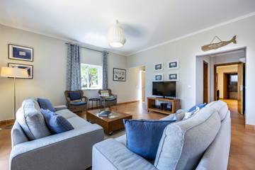 Villa for 8 Guests in Luz, Faro District, Picture 4