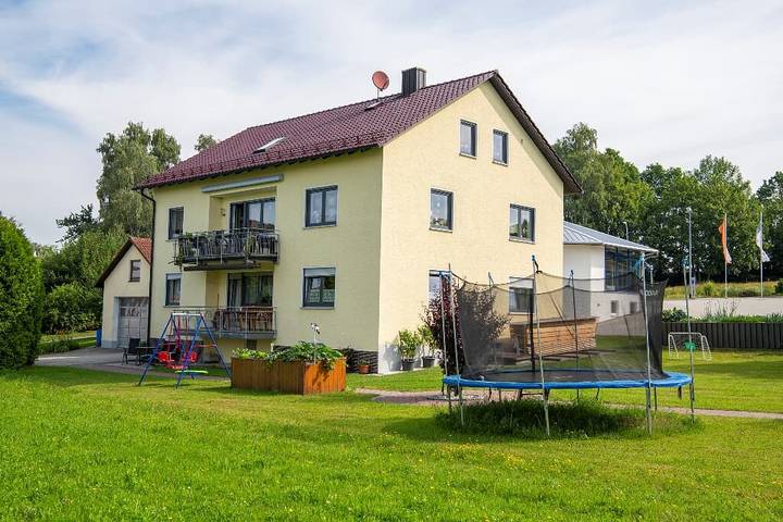 Ferienwohnung für 4 Personen, mit Balkon und Balkon/Terrasse sowie Terrasse und Garten in Moosbach - 4