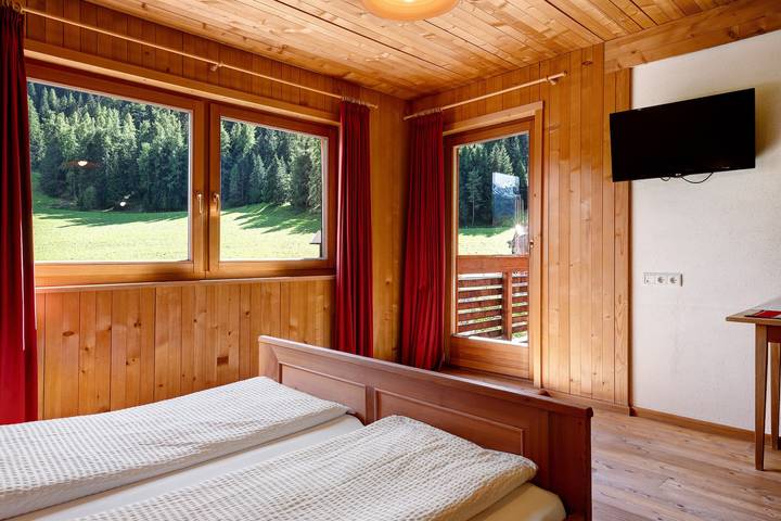 Hel lejlighed, Apartment 'Naturidyll Mitterbach Apt Solis' with Mountain View, Shared Garden and Wi-Fi in Rio Bianco, Ahrn-dalen