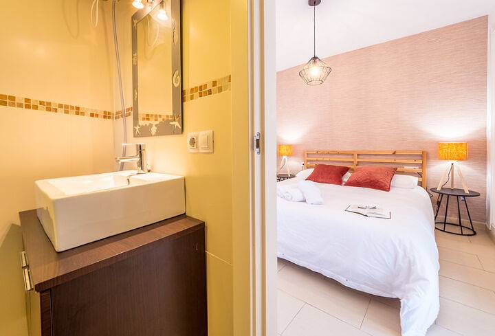 Ganze Wohnung, Ferienwohnung für 4 Personen mit Terrasse in Málaga (Este), Malaga