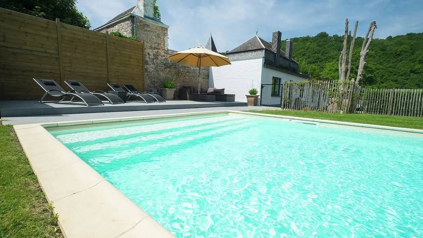 Gîte pour 5 personnes, avec piscine et jardin dans Hastière-par-delà