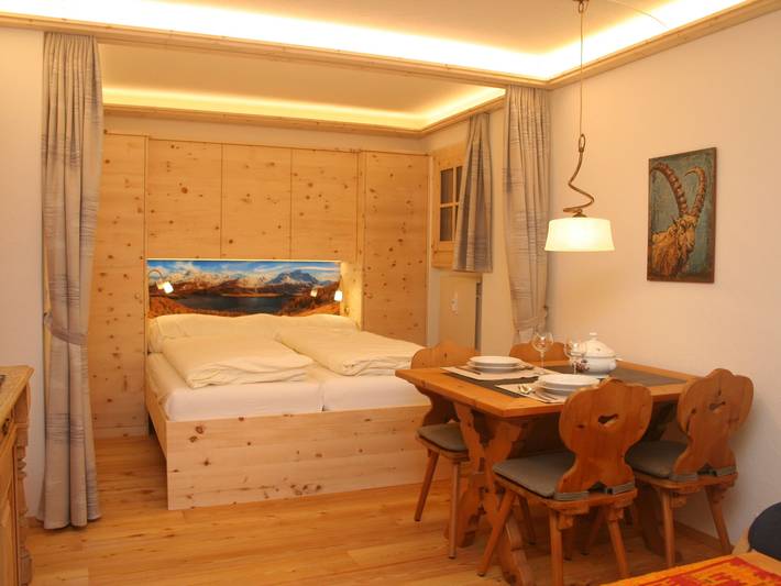 Ferienwohnung für 2 Personen, mit Balkon und Garten in Furtschellas
