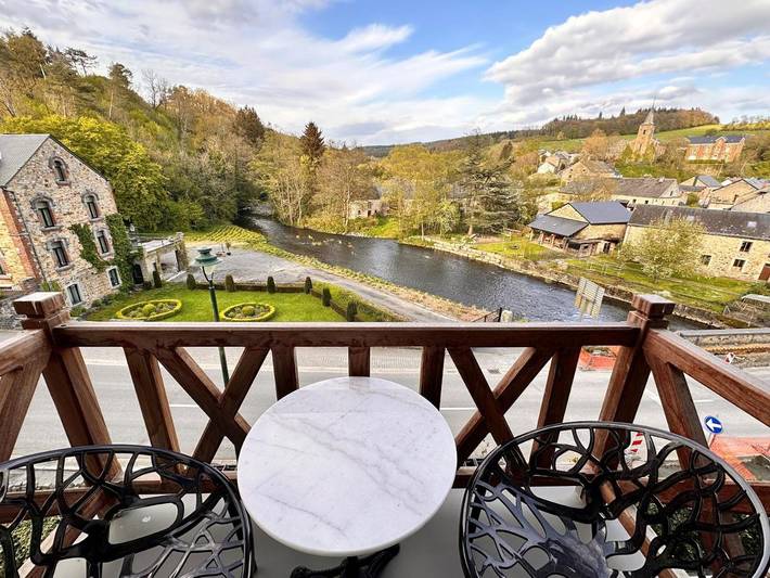 Location de vacances pour 8 personnes, avec vue et jardin à Tellin - 2