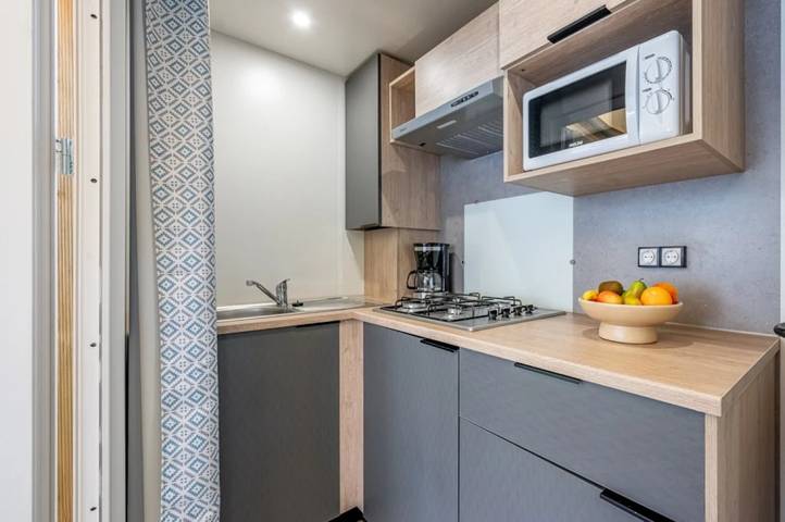 Camping pour 4 personnes, avec bassin pour enfant ainsi que piscine et jacuzzi à Parentis-en-Born - 4