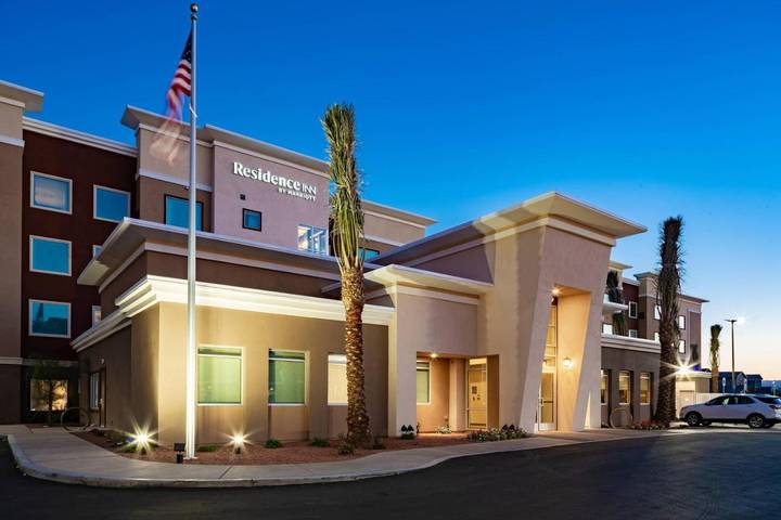 Hôtel pour 4 personnes, avec jacuzzi et piscine, animaux acceptés