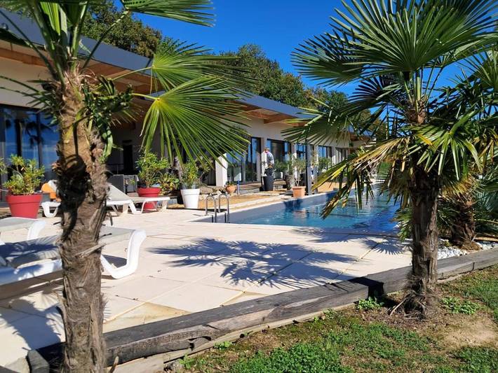 Maison d’hôte pour 2 personnes, avec terrasse et vue ainsi que jardin et piscine dans le Gers - 4