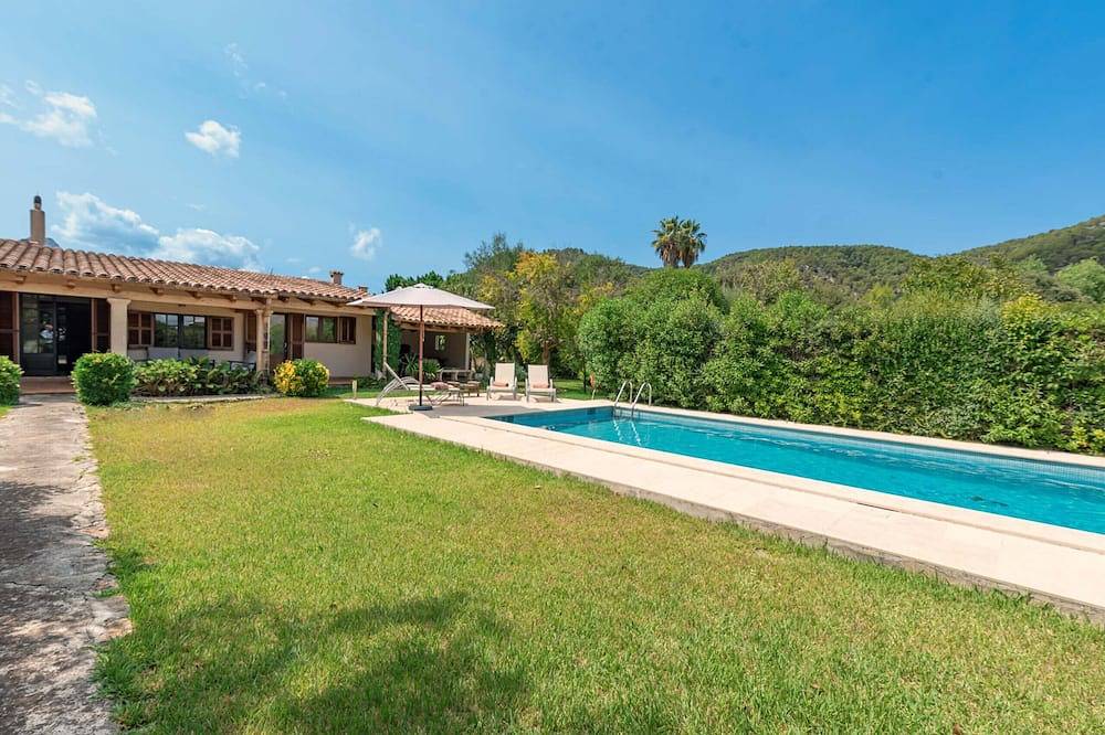 Cozy and Comfy just 1 km to Old Town Pollensa! in Santanyí, South Majorca