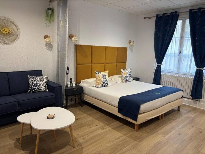 Hôtel pour 3 personnes, avec terrasse à Pierrefonds - 2