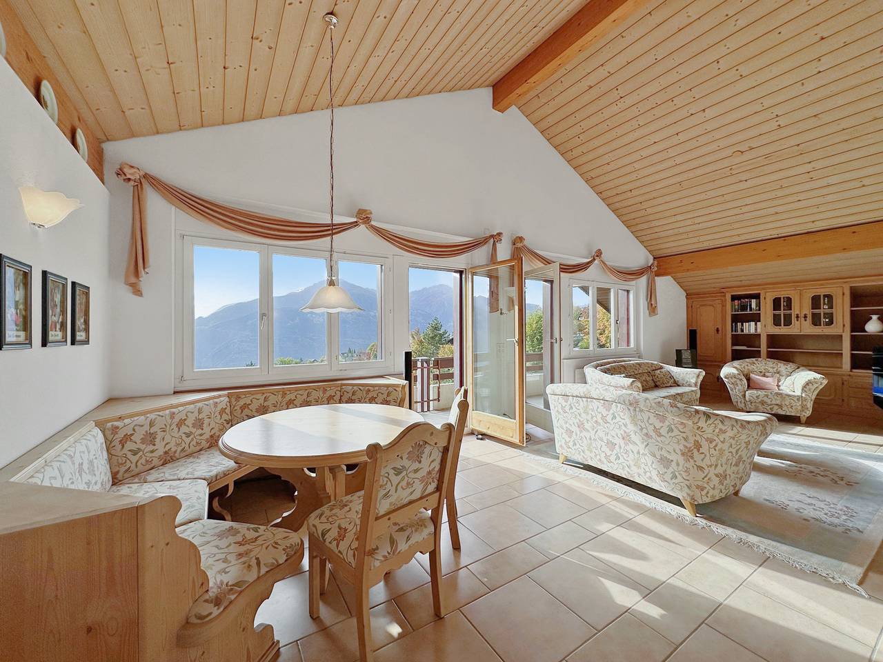 Geheel appartement, Family Penthouse with view of the Swiss Alps in Mollens, Sion - Sierre & omgeving