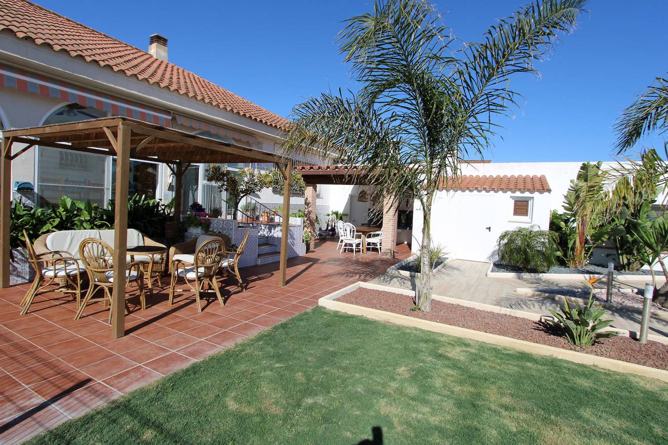 Casa Perla, ideal para tus vacaciones cerca del mar, wifi gratuito, aire acondicionado opcional, piscina privada, se admiten mascotas, playa para perros in Platja de Riumar (Deltebre), Riumar