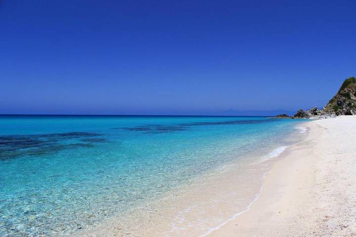 Location de vacances pour 5 personnes, avec jardin, animaux acceptés à Zambrone - 2