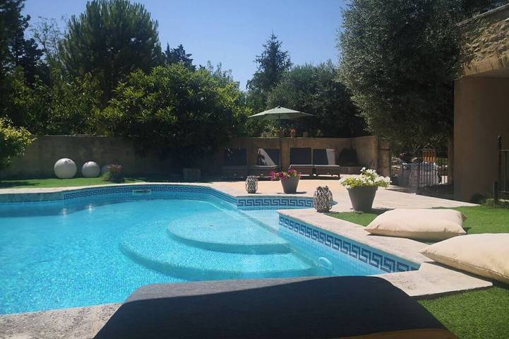 Ferienhaus für 6 Personen, mit Terrasse und Garten sowie Pool - 1