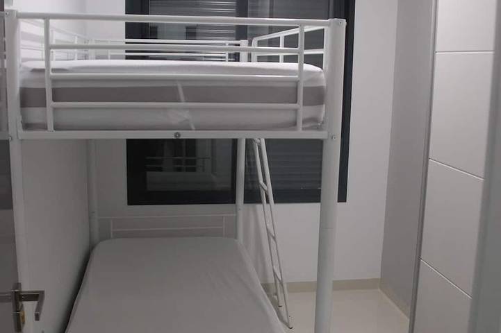 Entire apartment, Modern apartment 250 m from the sea with south facing terrace and swimming pool in Pueblo Latino, Pilar de la Horadada