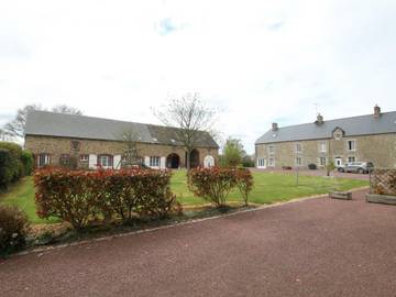 Gîte pour 4 personnes, avec jardin et piscine dans la Manche