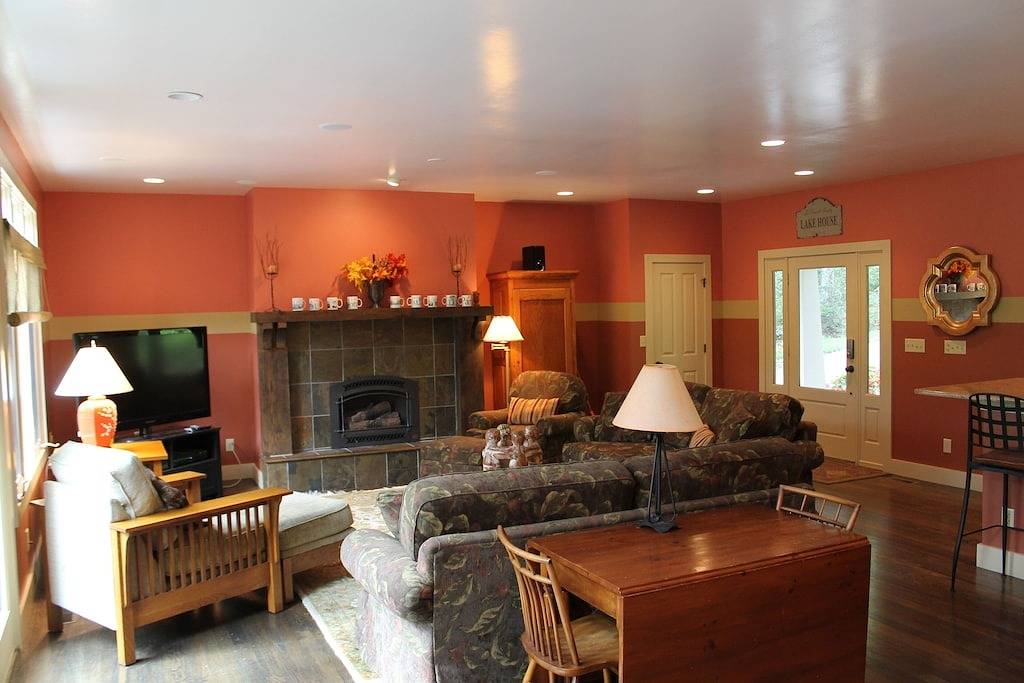 Privates Haus am Seeufer am Lake Toxaway im Westen von North Carolina! in Lake Toxaway