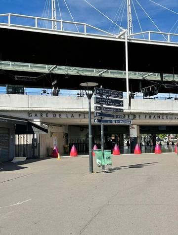 Gîte pour 5 personnes, avec jardin ainsi que vue et terrasse dans La Plaine Saint-Denis