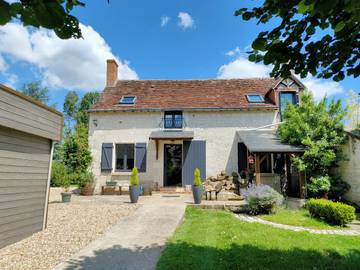 Gîte pour 10 personnes, avec jacuzzi et piscine ainsi que terrasse et jardin, animaux acceptés à Sainte-Maure-de-Touraine