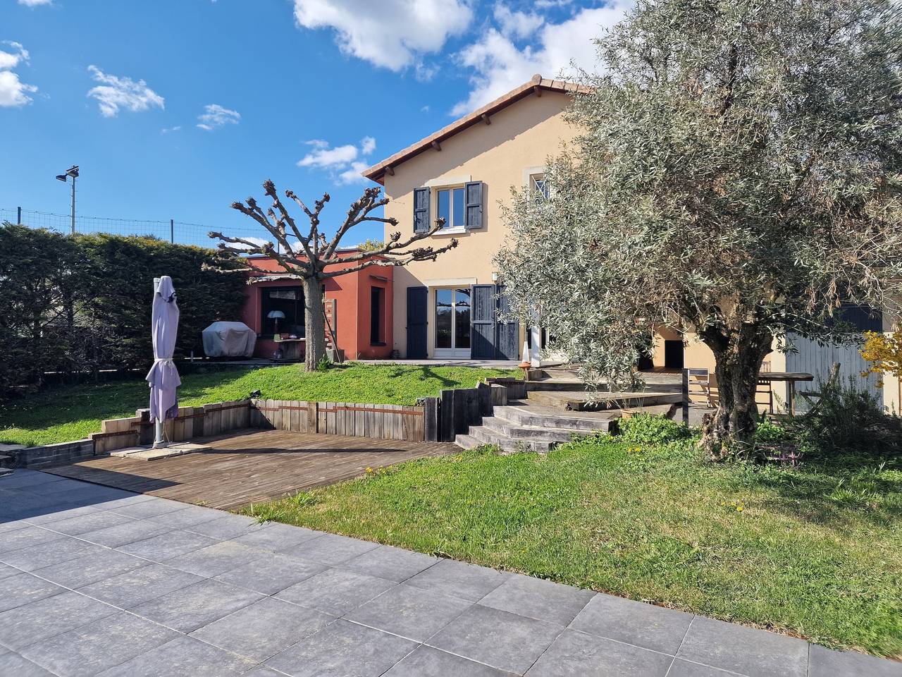 Villa « Laurent » avec piscine privée aux portes de Lyon in Charly (Lyon), Lyon et ses environs