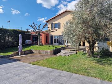 Villa pour 10 Personnes dans Charly (Lyon), Lyon et ses environs, Photo 1