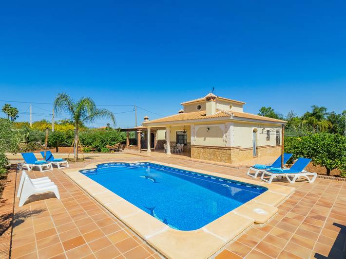 Chalet para 6 personas, con jardín y terraza en Alhaurín el Grande