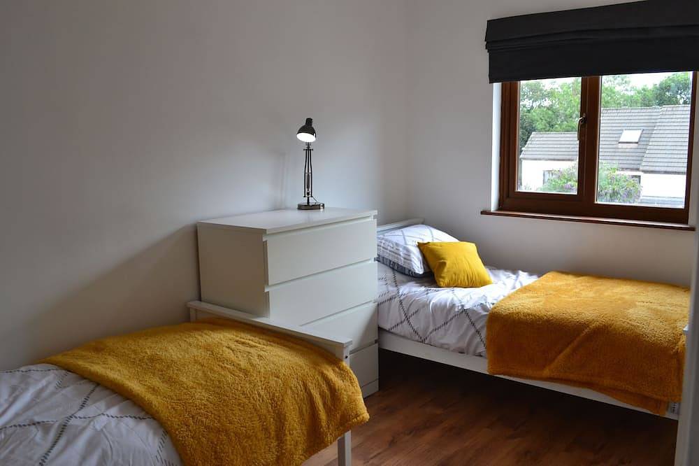 Family Holiday Home in North Cornwall - Sleeps 6 in Wadebridge, Cornwall