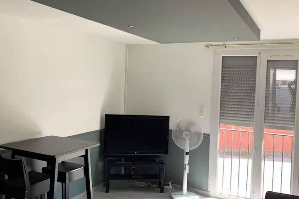 Entire apartment, Ideal studio for business trips or vacations in the south of France in Fos-sur-Mer, Istres region