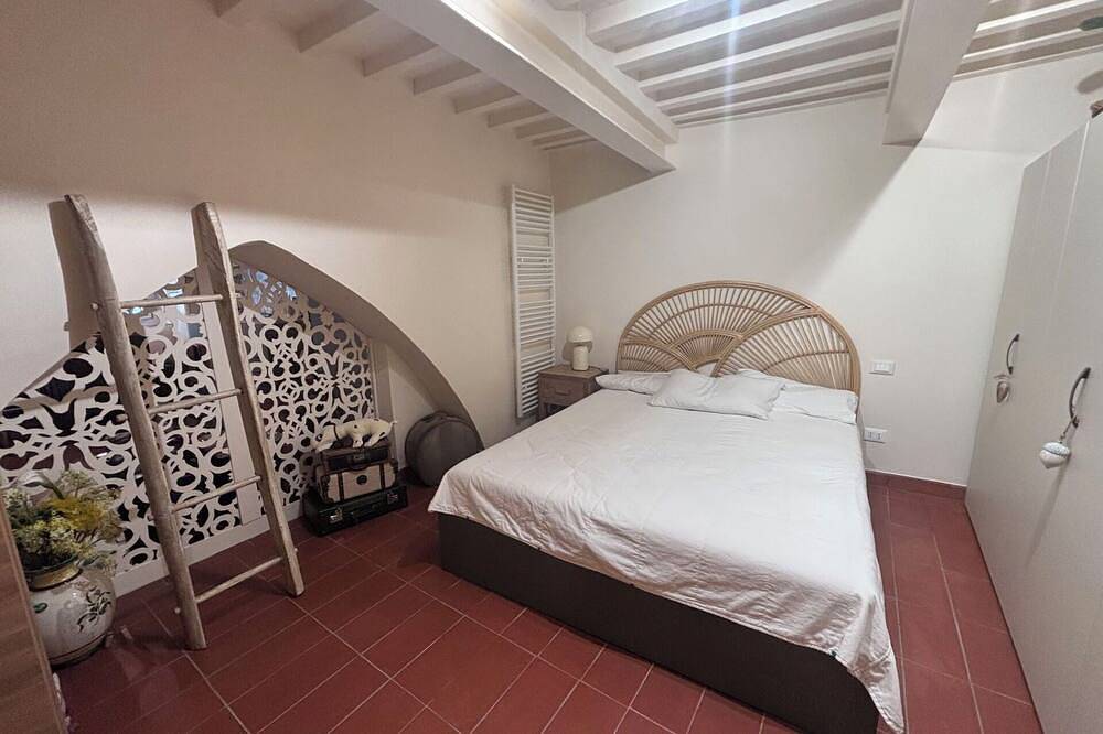 Apartamento entero, Precioso apartamento para 2 personas con A/C, Wifi y Tv in Campiglia Marittima, Costa Etrusca
