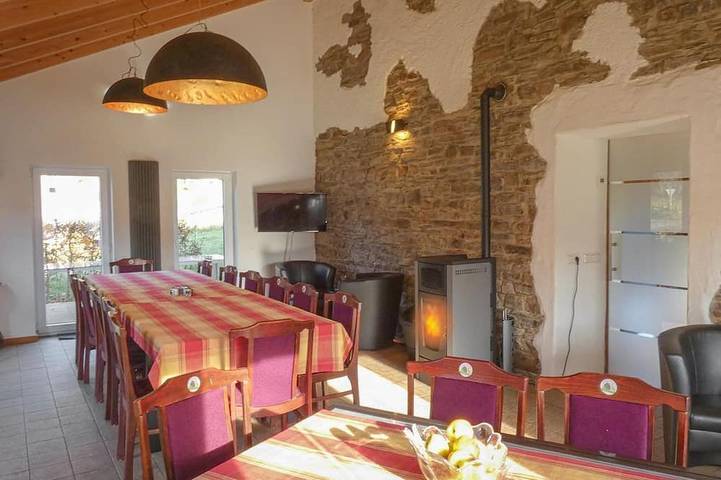 Ferienhaus für 17 Personen, mit Garten und Terrasse - 1