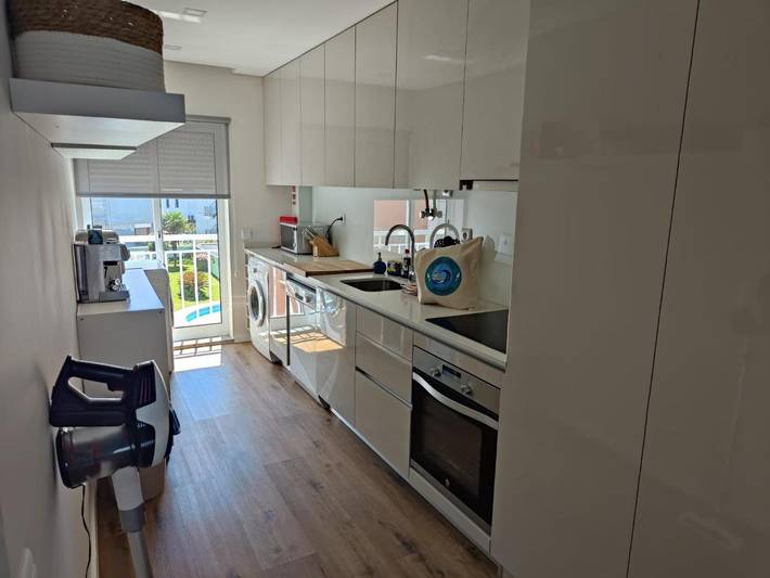 Entire apartment, Apartment 'Smilling Waves' with Shared Pool, Private Terrace and Wi-Fi in Fão, Parque Natural do Litoral Norte