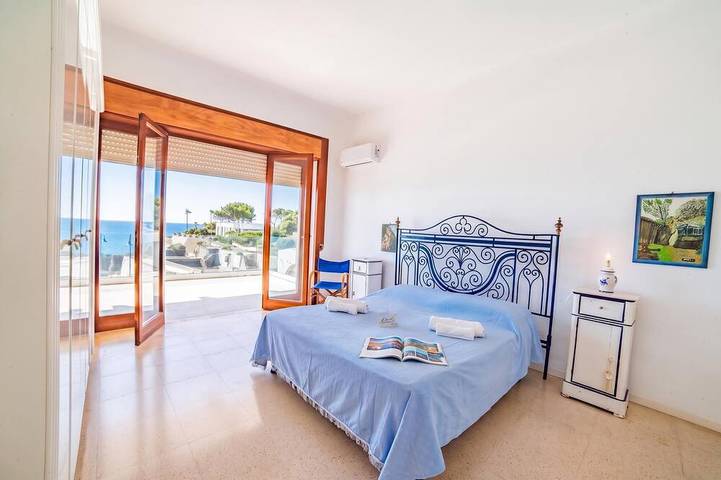 Giulia Apartment 2 Sea View, Santa Cesarea Terme, Italy in Santa Cesarea Terme, Provincia de Lecce