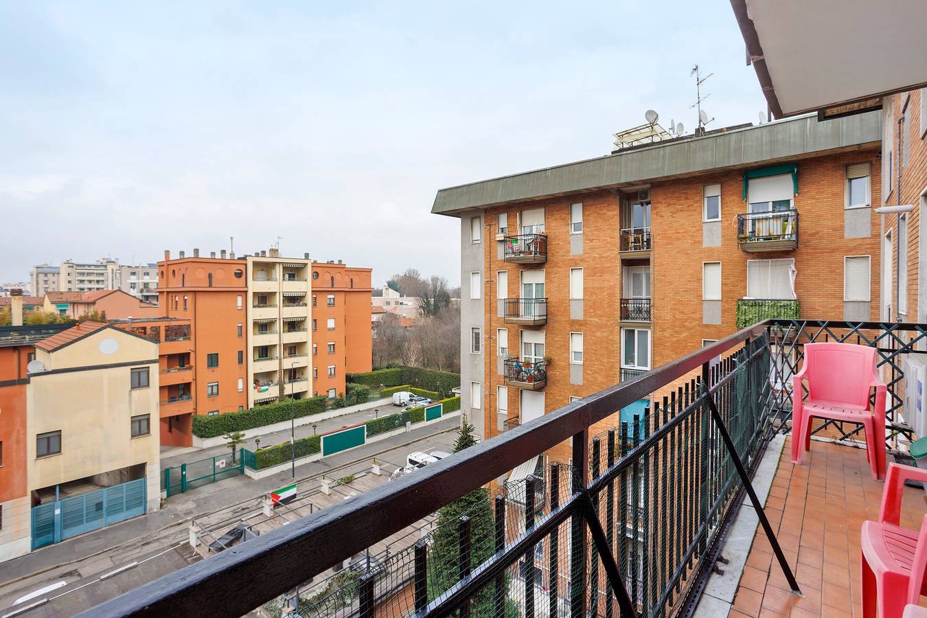 Apartamento entero, Luminoso piso en Affori, Milán, con balcón en cada habitación in Milán, Provincia de Milan