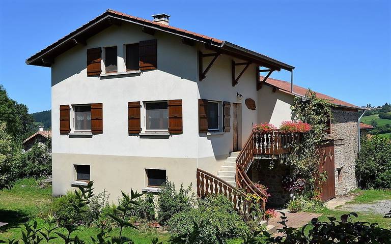 Gîte pour 5 personnes, avec Terrasse et Jardin à Propières