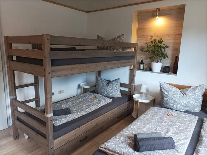 Ferienwohnung für 5 Personen, mit Terrasse und Garten sowie Ausblick in Schiefergebirge - 2