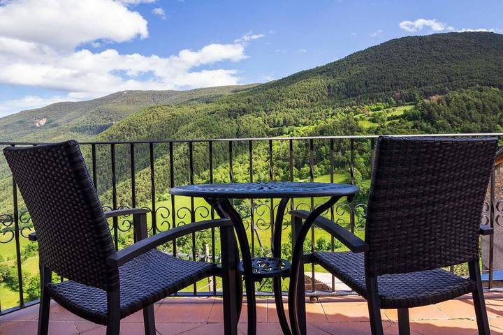 Casa rural para 8 personas, con Balcón y Terraza además de Jardín y Vistas en Pallars Sobirà