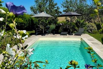 Gîte pour 6 personnes, avec terrasse et jardin à Polliat