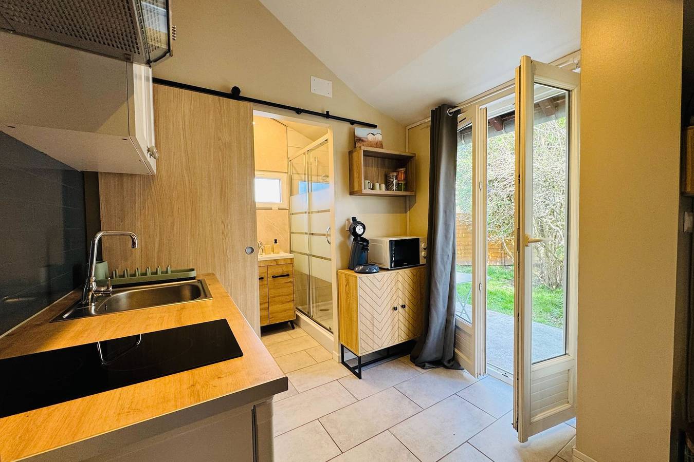 Studio entier, Studio avec jardin et terrasse à Ouistreham in Ouistreham, Région de Caen