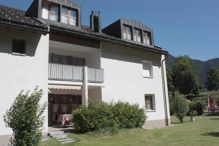 Gîte pour 4 personnes, avec piscine et vue ainsi que sauna et terrasse, adapté aux familles à Andeer - 3
