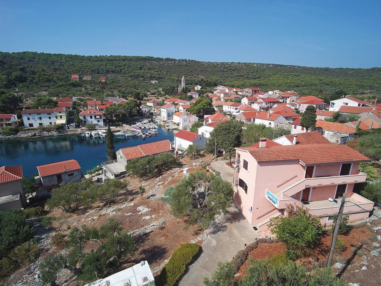 Ganze Wohnung, 2-Zimmer-Ferienwohnung mit Terrasse und Meerblick Bozava (Dugi otok) A-23903-a in Sali, Dugi Otok