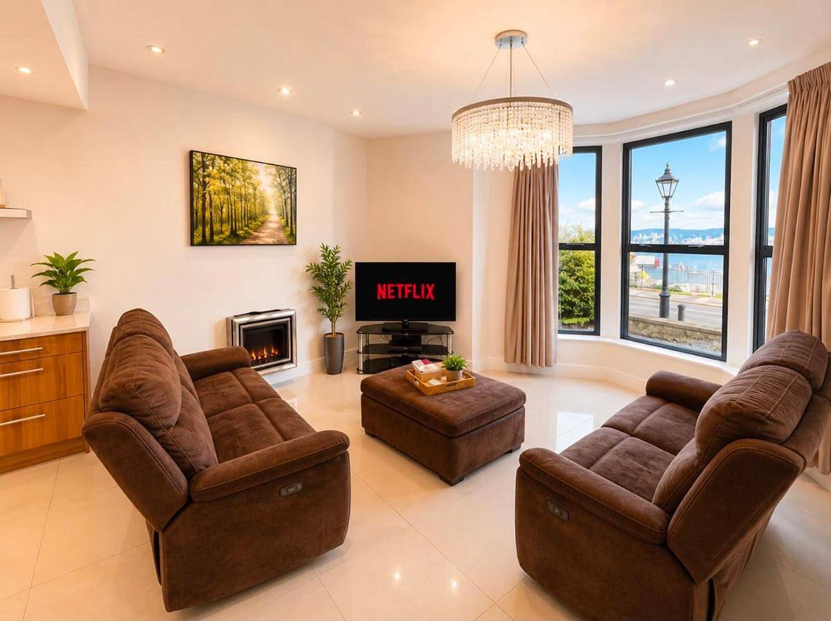 Four-Bedroom House in Penarth, Cardiff
