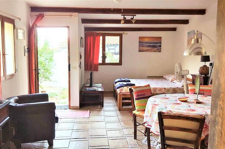 Gîte pour 3 personnes, avec jacuzzi ainsi que jardin et piscine dans les Alpes maritimes - 2