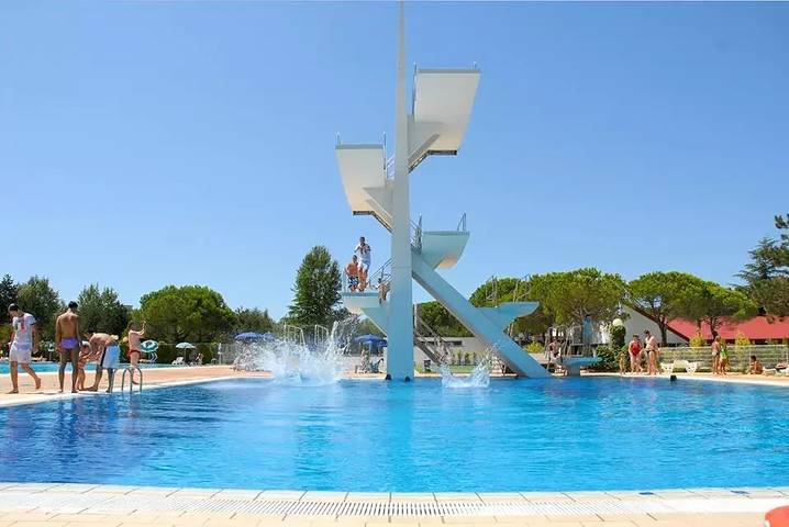 Camping für 4 Personen, mit Terrasse und Pool in Friaul-Julisch Venetien - 3