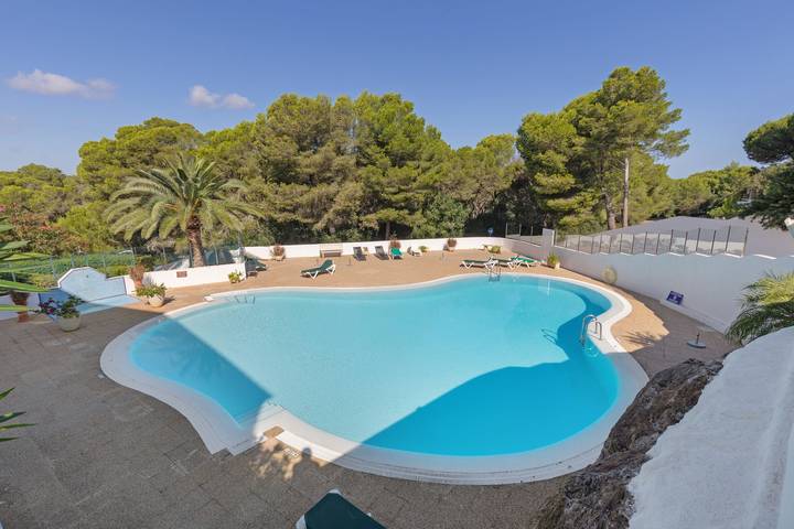 Appartement entier, Appartement 'Golf' avec vue sur la montagne, Wi-Fi et climatisation in Son Parc, Es Mercadal
