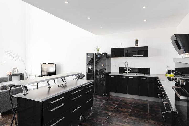 Location de vacances pour 6 personnes, avec jardin ainsi que piscine et vue, animaux acceptés dans Plage Mateille - 4