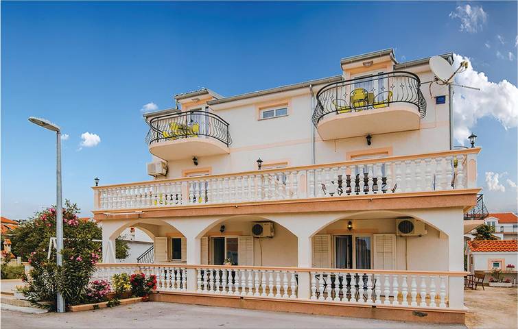 Ferienwohnung für 10 Personen, mit Terrasse in Vodice - 3