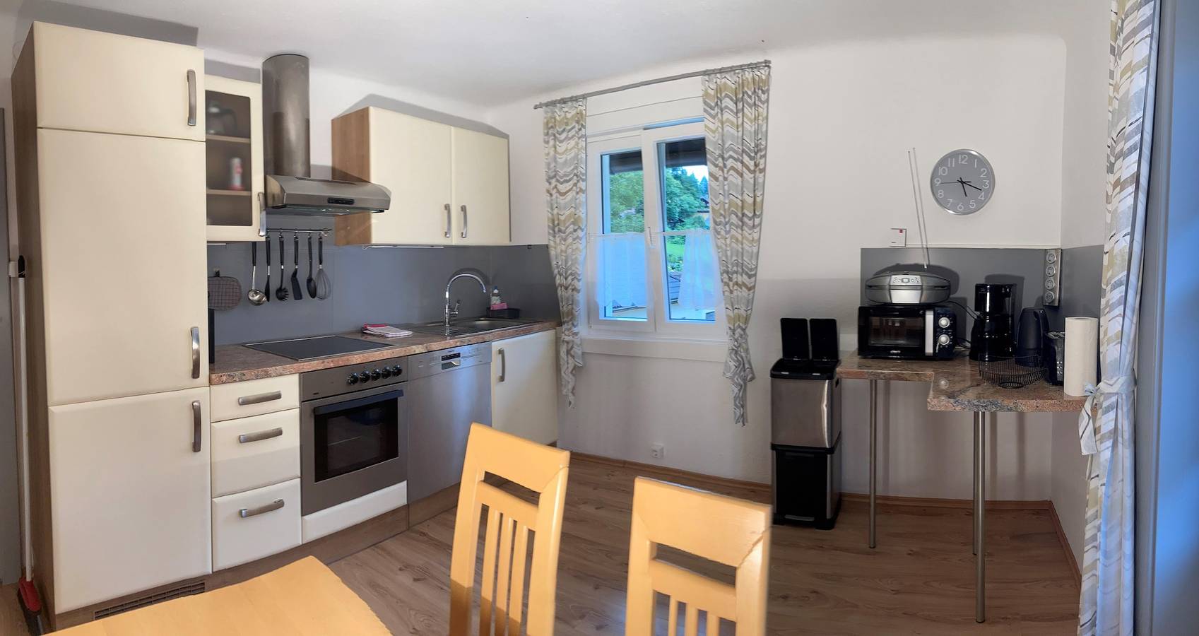 Ferienwohnung mit Seeblick 1. Og in Feld am See, Klagenfurt-Villach